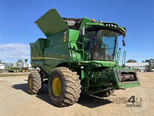 John Deere S690