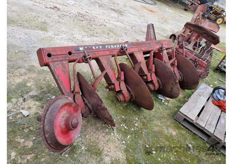 Used Massey Ferguson Massey Ferguson 4 Furrow Mould Board Plough ...