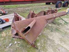 Massey Ferguson 4 Furrow Mould Board Plough - picture2' - Click to enlarge