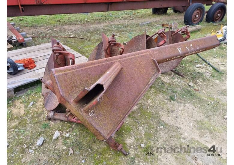 Used Massey Ferguson Massey Ferguson 4 Furrow Mould Board Plough ...