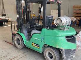 Mitsubishi Forklift low mast - picture0' - Click to enlarge