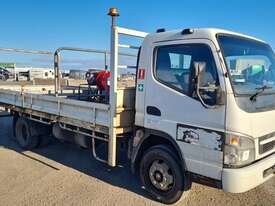 Fuso Canter 4.0T - picture0' - Click to enlarge