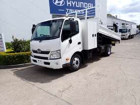 HINO DUTRO - picture0' - Click to enlarge