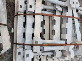 5 Pallets of Supports - picture0' - Click to enlarge