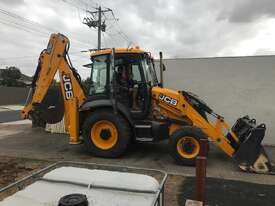 Backhoe Front End Loader  - picture0' - Click to enlarge