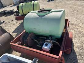 Box Trailer and Spray Tank - picture1' - Click to enlarge