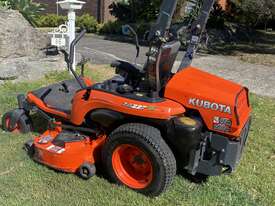 KUBOTA ZG227 Zero Turn - picture0' - Click to enlarge