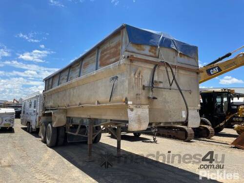 1982 Panther Tandem Axle Tipper