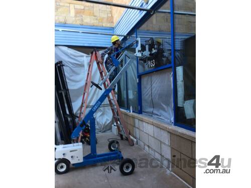 Glass Handling Robot: Lift up to 250kg to 2.45m!