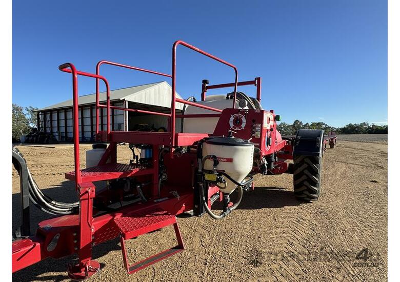 Used 2018 croplands 2018 Croplands 36m Weedit Sprayer Sprayers in