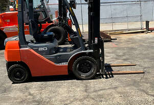 Toyota 8 Series 2 Tonne Forklift