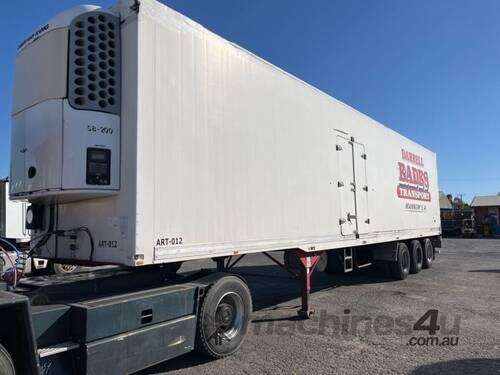 2002 FTE 3A Tri Axle Refrigerated Pantech