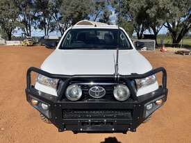 2018 Toyota Hilux SR Diesel - picture2' - Click to enlarge