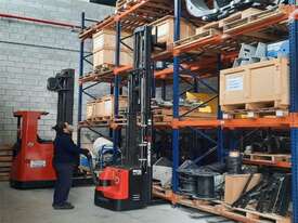 EP ELECTRIC PALLET STACKER 1.2T 3Meter-Adjustable Straddle Arms - picture0' - Click to enlarge