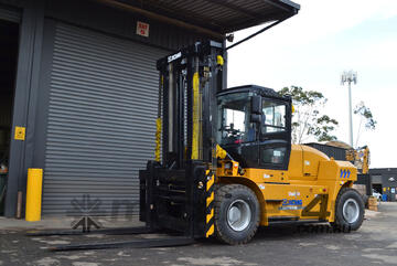 XCMG 16T Forklift | Diesel | XCF1612K