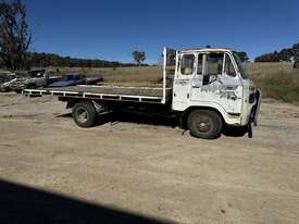 Mazda E4100   4x2 Tray Truck - picture0' - Click to enlarge