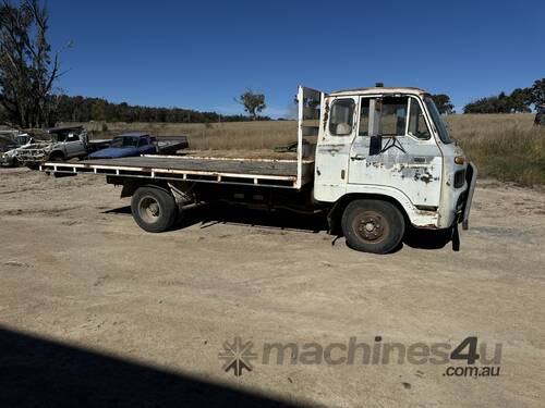 Mazda E4100   4x2 Tray Truck