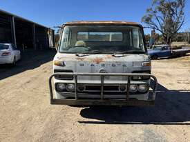 Mazda E4100   4x2 Tray Truck - picture2' - Click to enlarge