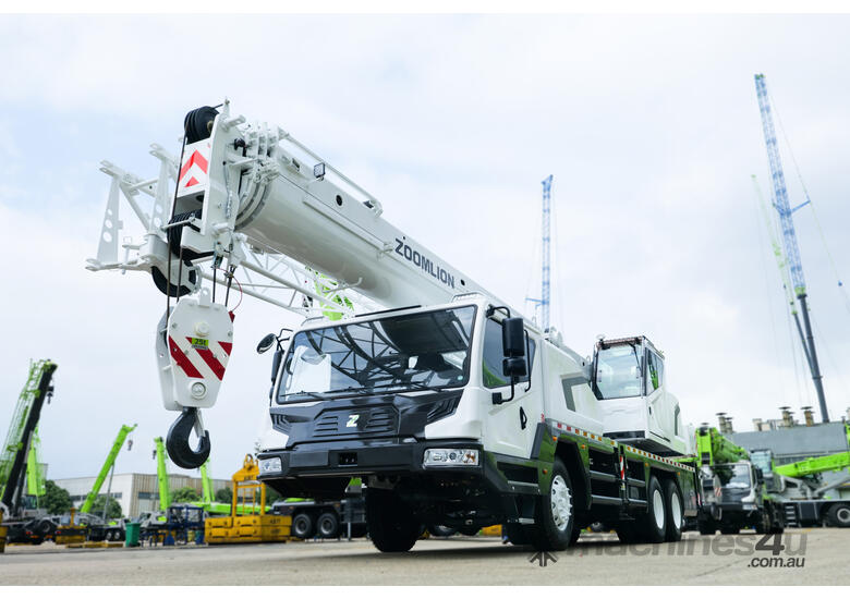 caption Zoomlion ZTC250 Truck Crane - Experience Superior Performance