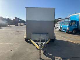 2009 Trik Trailers Tandem Axle Enclosed Box Trailer - picture0' - Click to enlarge