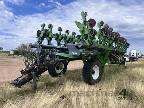 2015 BOSS 24m Precision Planter 