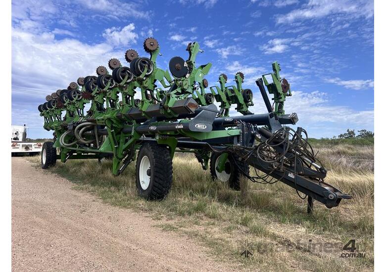 caption 2015 BOSS 24m Precision Planter