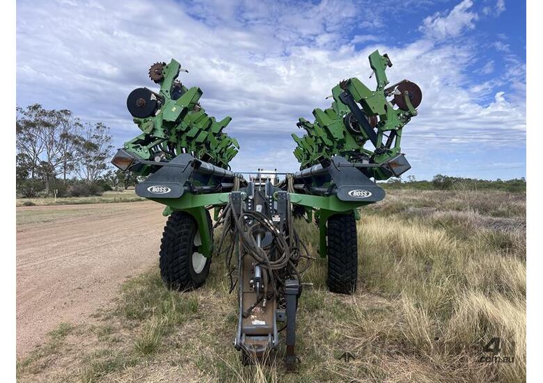 caption 2015 BOSS 24m Precision Planter