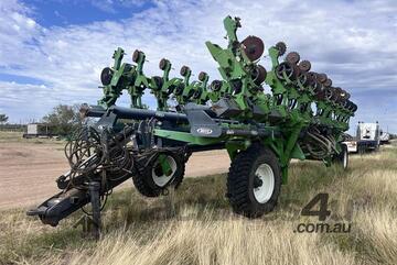 2015 BOSS 24m Precision Planter