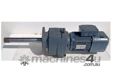 SEW Eurodrive 1.5kW Reduction Drive Output Rpm : 23 Ratio 57.68 SEW Eurodrive 1.5kW Reduction Drive Output Rpm : 23 Ratio 57.68