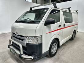 2016 Toyota Hiace  Diesel - picture0' - Click to enlarge