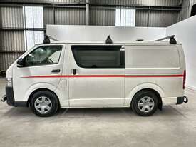 2016 Toyota Hiace  Diesel - picture0' - Click to enlarge