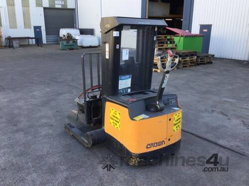 Crown SHR5540 Walk Behind Forklift