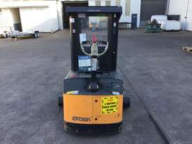 Crown SHR5540 Walk Behind Forklift - picture0' - Click to enlarge