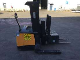 Crown SHR5540 Walk Behind Forklift - picture2' - Click to enlarge