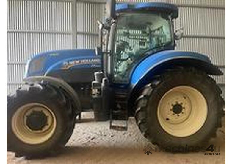 caption NEW HOLLAND T7.200 TRACTOR