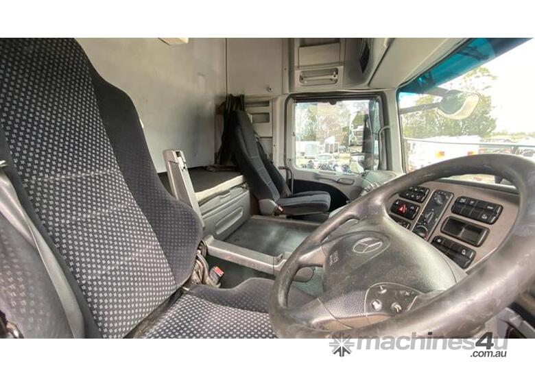 caption Mercedes-Benz Actros 2660
