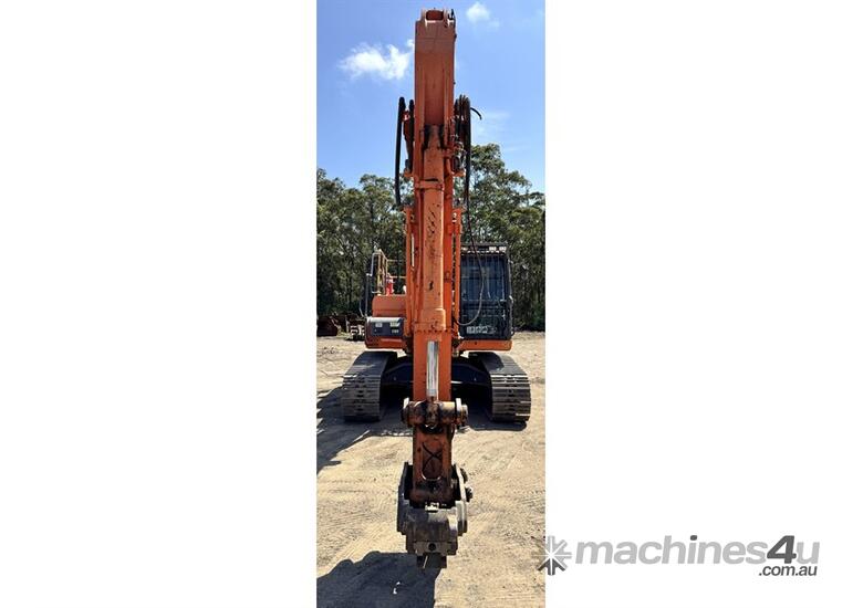 caption DOOSAN DX225LC EXCAVATOR