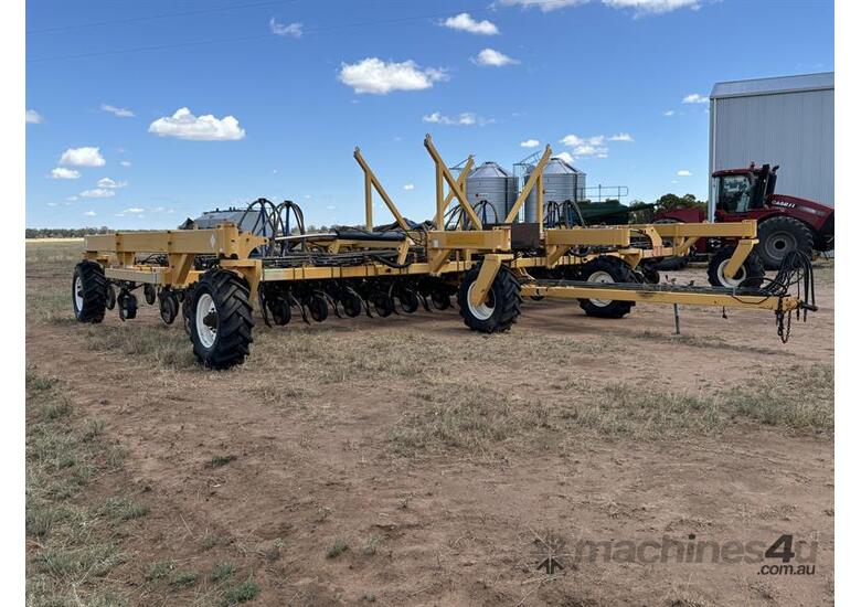 caption MOISTURE MANAGER/ GASON AIRSEEDER