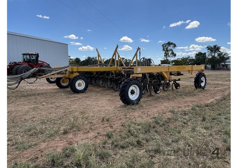 caption MOISTURE MANAGER/ GASON AIRSEEDER