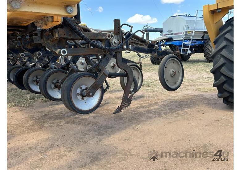 caption MOISTURE MANAGER/ GASON AIRSEEDER