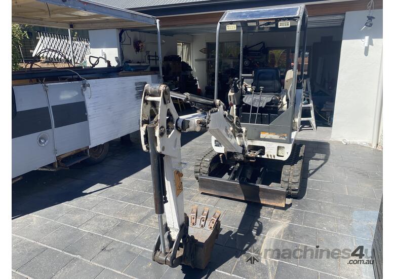 caption 2006 Bobcat 319K Excavator (Rubber Tracked)