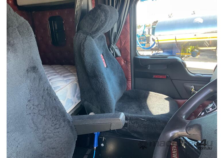 caption 2018 Kenworth T909 Prime Mover Sleeper Cab