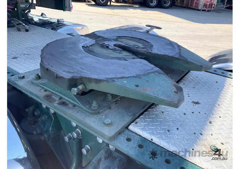 caption 2018 Kenworth T909 Prime Mover Sleeper Cab