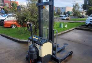 Crown Forklift 1.50M3000TL3500 Walkie Stacker lift capacity 1.5 T height 3.5m very good battery!