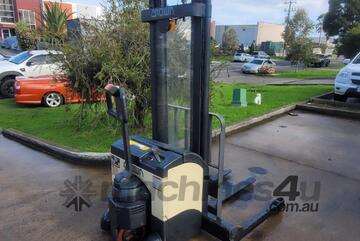 Crown 1.50M3000TL3500 Walkie Stacker lift capacity 1.5 T height 3.5 meters very good battery!