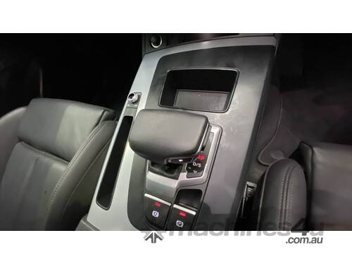 caption 2023 Audi Q5 40 Quattro Wagon TDI T/Diesel (MHEV) (Auto)
