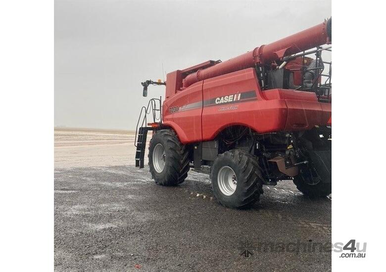 2014 Case IH 7230 Combine 