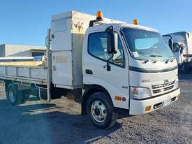 Hino 300 - picture0' - Click to enlarge