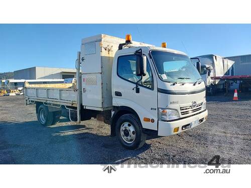 Hino 300