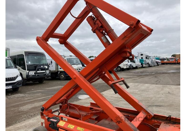 caption 2009 JLG 3246ES Scissor Lift (Electric)